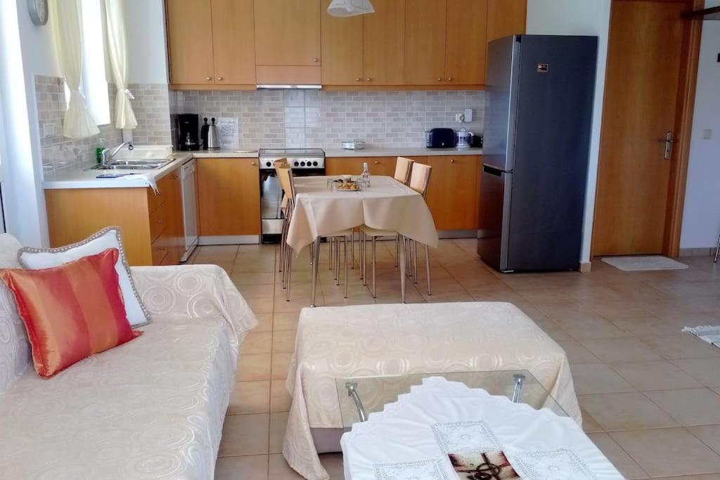 Cozy New Apartments Nea Chora Hriszí Aktí Haniá Kültér fotó